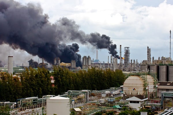 Fire Breaks Out at Petrochemical Plant in China, No Casualties Reported