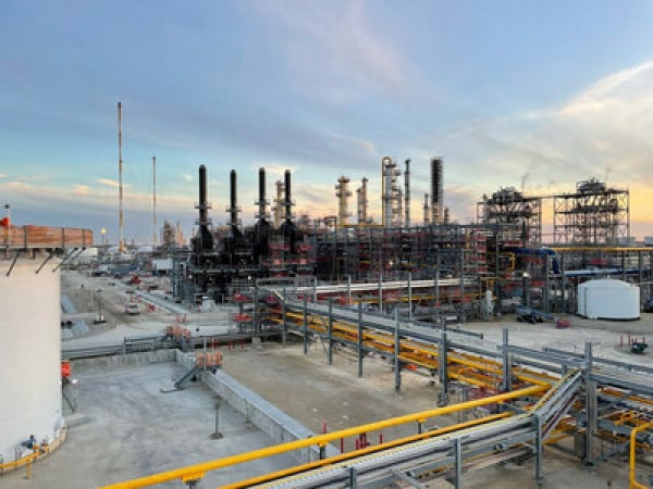 LyondellBasell Commissions World's Largest PO/TBA Unit in Texas