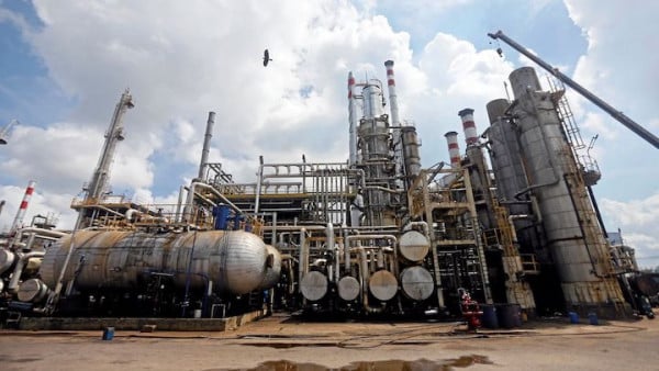 Sri Lanka Temporarily Shuts Down Its Sapugaskanda Oil Refinery