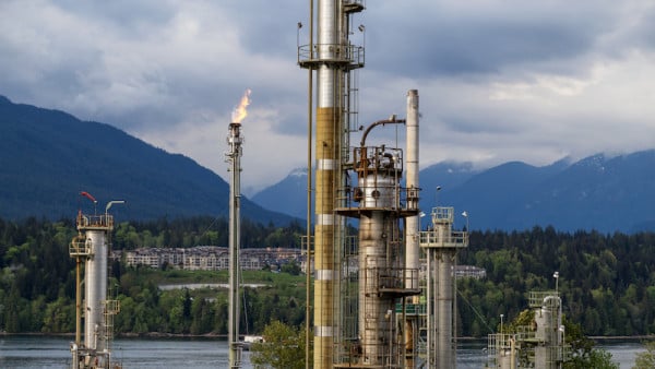 Parkland Temporarily Shuts Down Burnaby Refinery