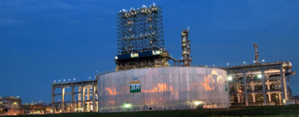Petrobras Says it will Invest $300 Million to Improve its Refineries