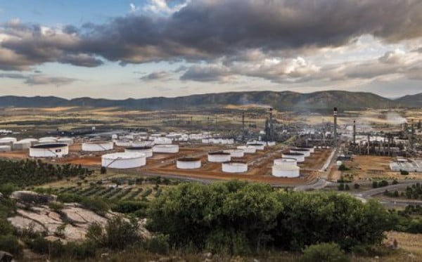 Repsol to Furlough 830 Workers at Two Spanish Refineries